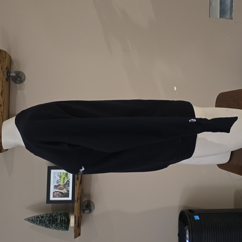 Champion Sweatshirt - Picture 3 of 6